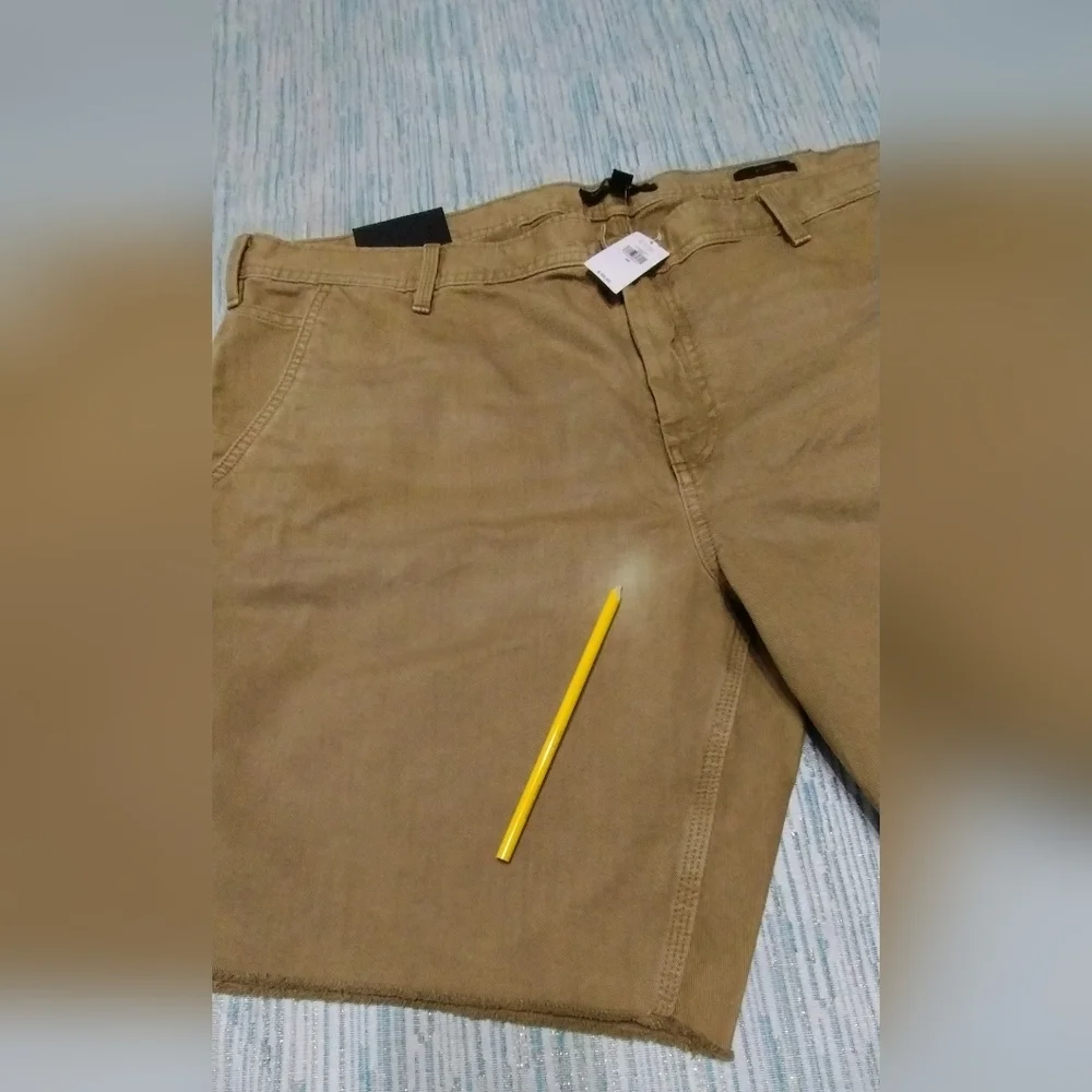Banana Relublic Men's Shorts Mid Rise Cotton Size (42)